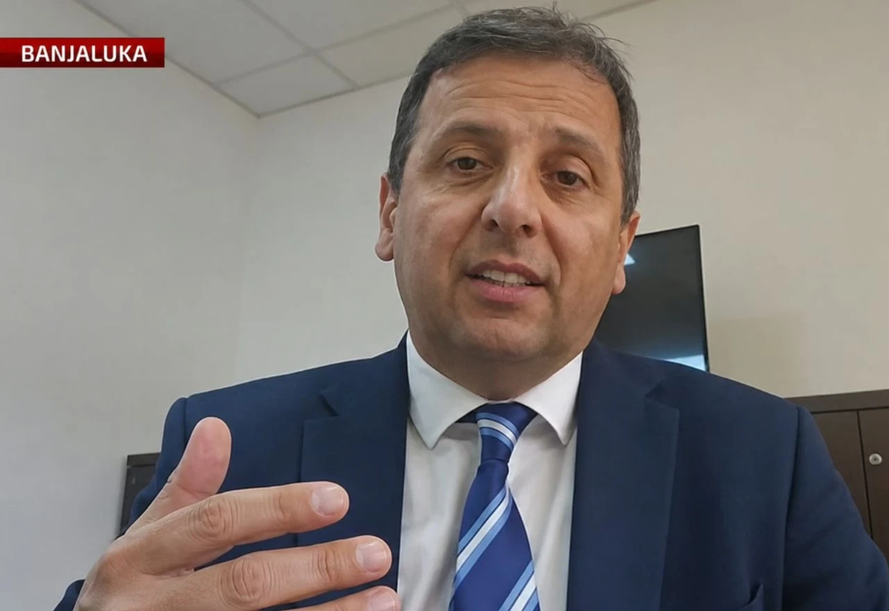 Vukanović tvrdi da je fizički napadnut: ''Stražar me uhvatio za vrat''