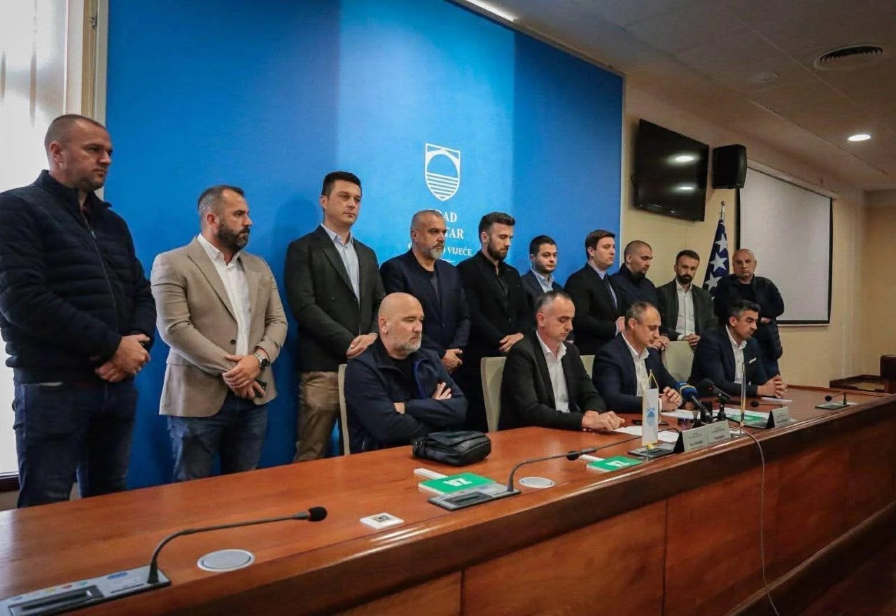 Sastanak o Uborku: Traži se trajno rješenje za mostarski otpad
