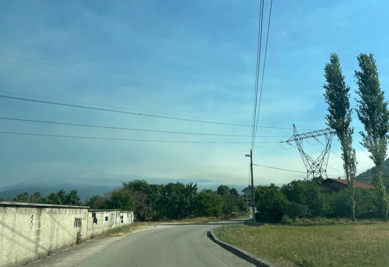 Požar na Rujištu i dalje aktivan, vatrogasci danonoćno dežuraju