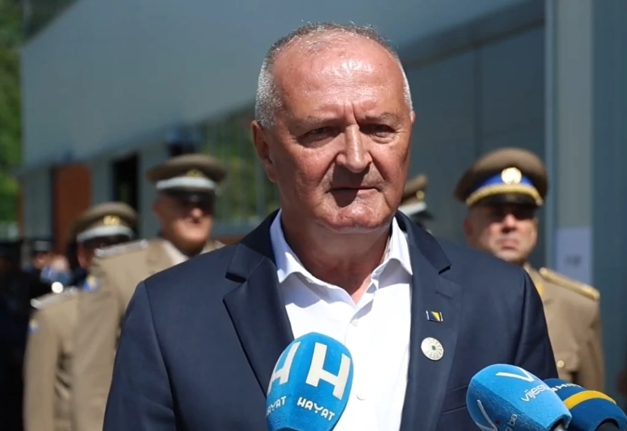 Helez: Jačati Oružane snage BiH i čuvati svaki pedalj države