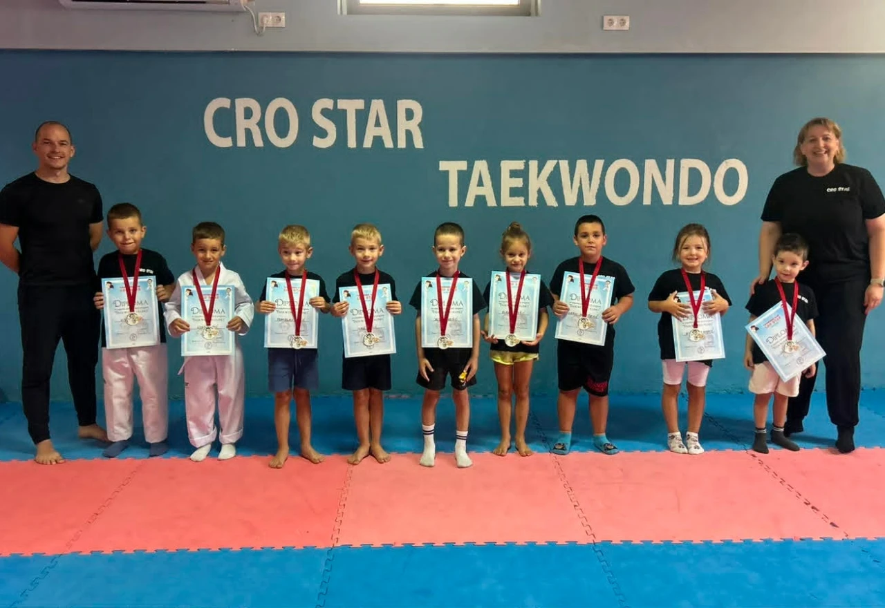 FOTO | Cro Star Mostar održao ljetno polaganje, 27 članova steklo novi pojas