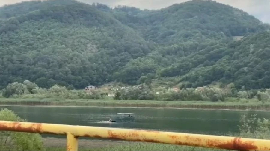 Kažnjen muškarac koji je sa splava puštao pjesmu "Da Bog da se Srebrenica ponovila"