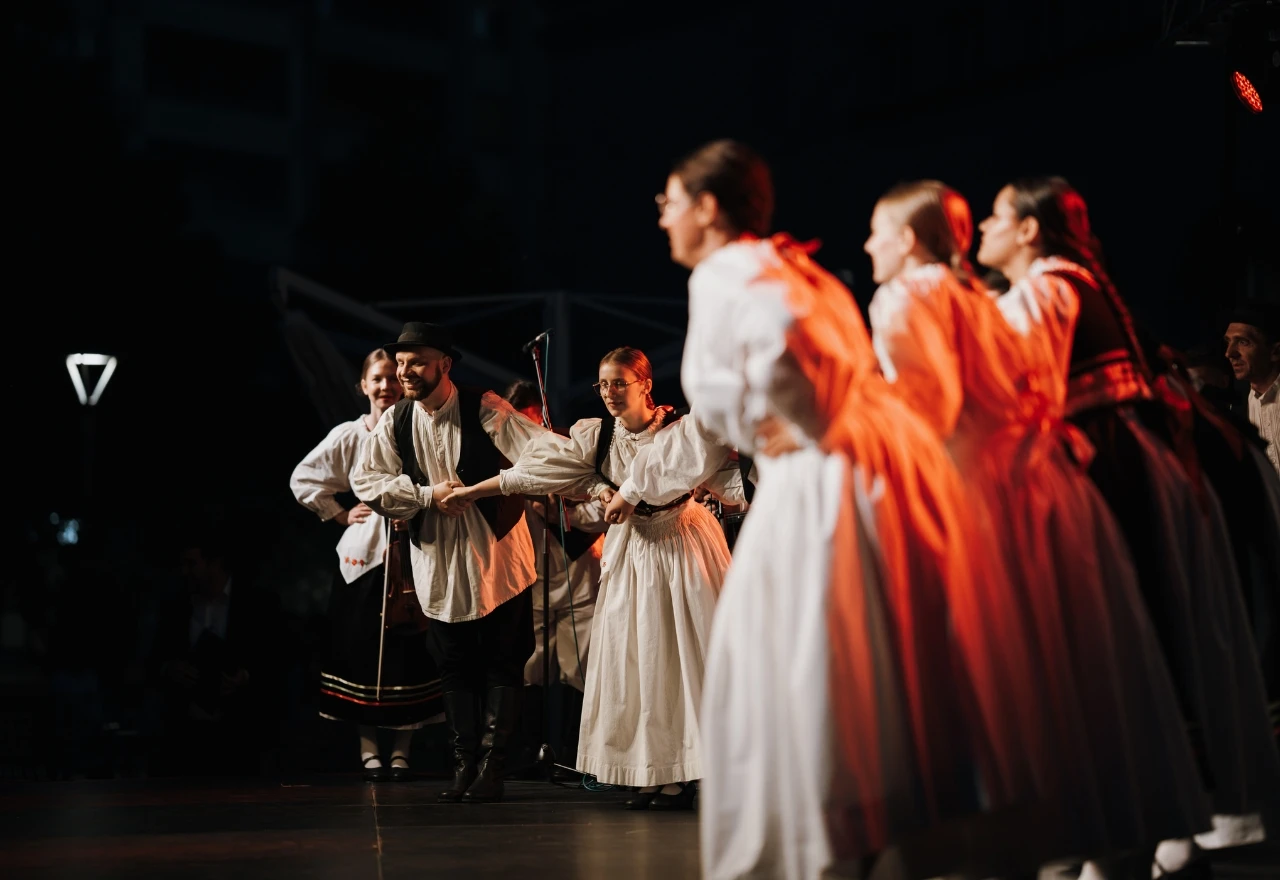 FOTO | Mostar uživao u Međunarodnom festivalu folklora "Plešemo"