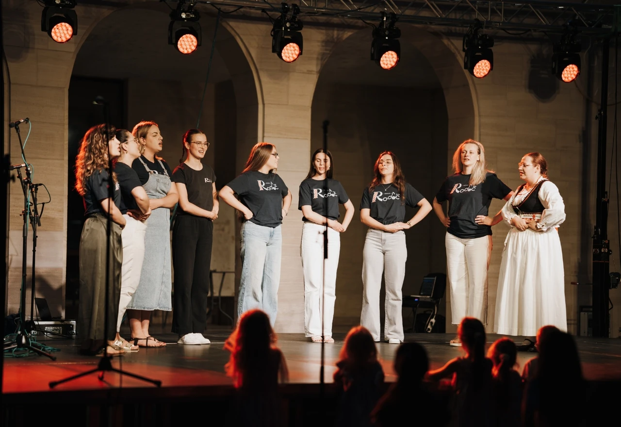 Međunarodni festival folklora "Plešemo"