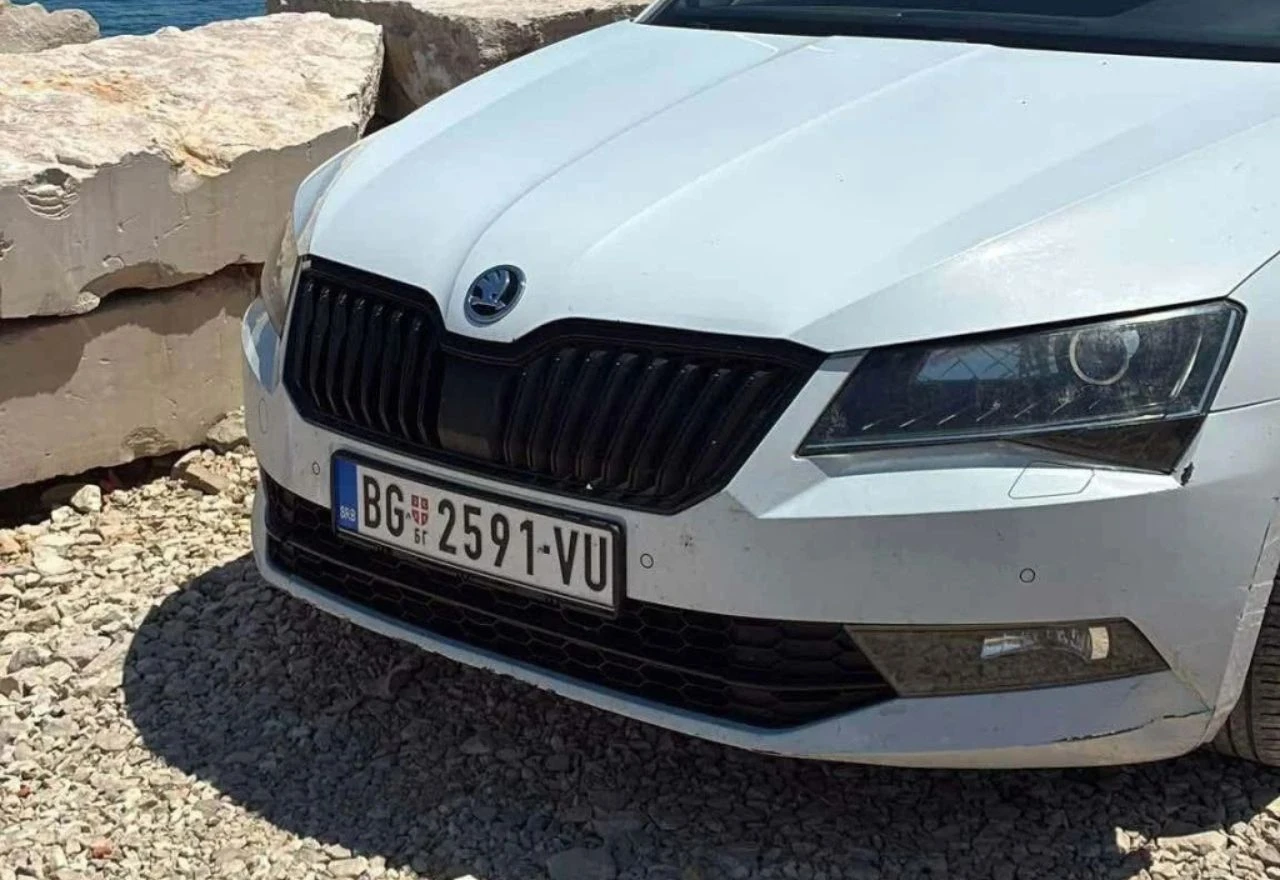 Muškarac protjeran s Korčule zbog registarskih oznaka: "Ne može biti slučajno"