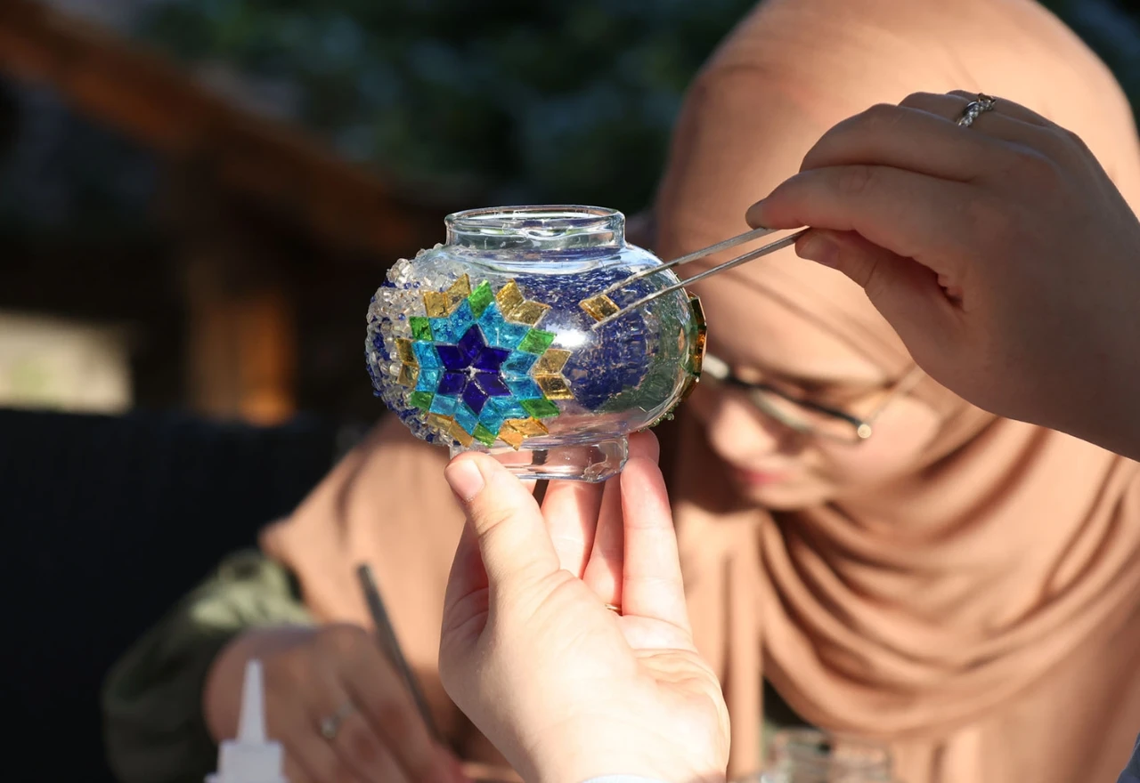 Mostarci izrađivali mozaik lampe