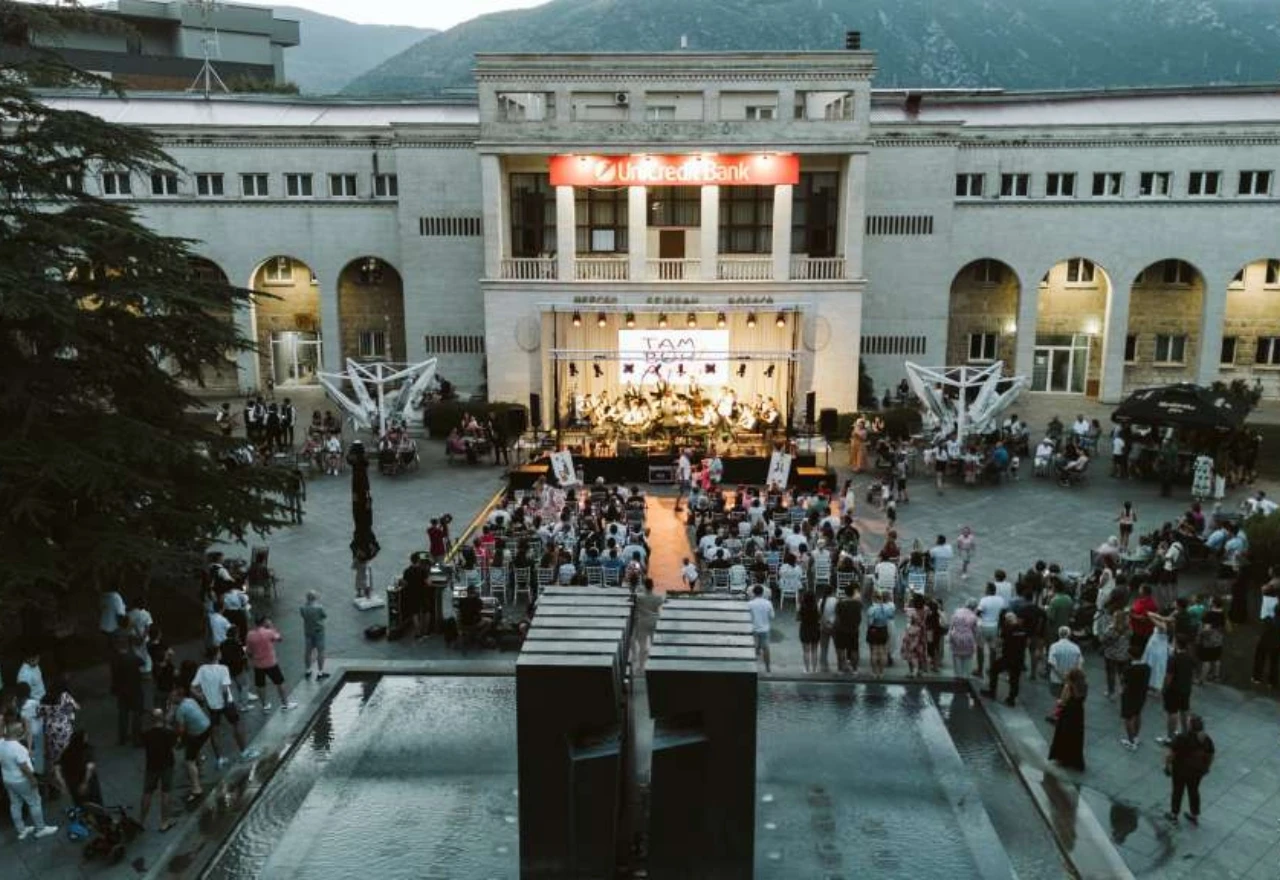 Mostar tri večeri živio uz tamburaše iz Kanade, Hrvatske i BiH