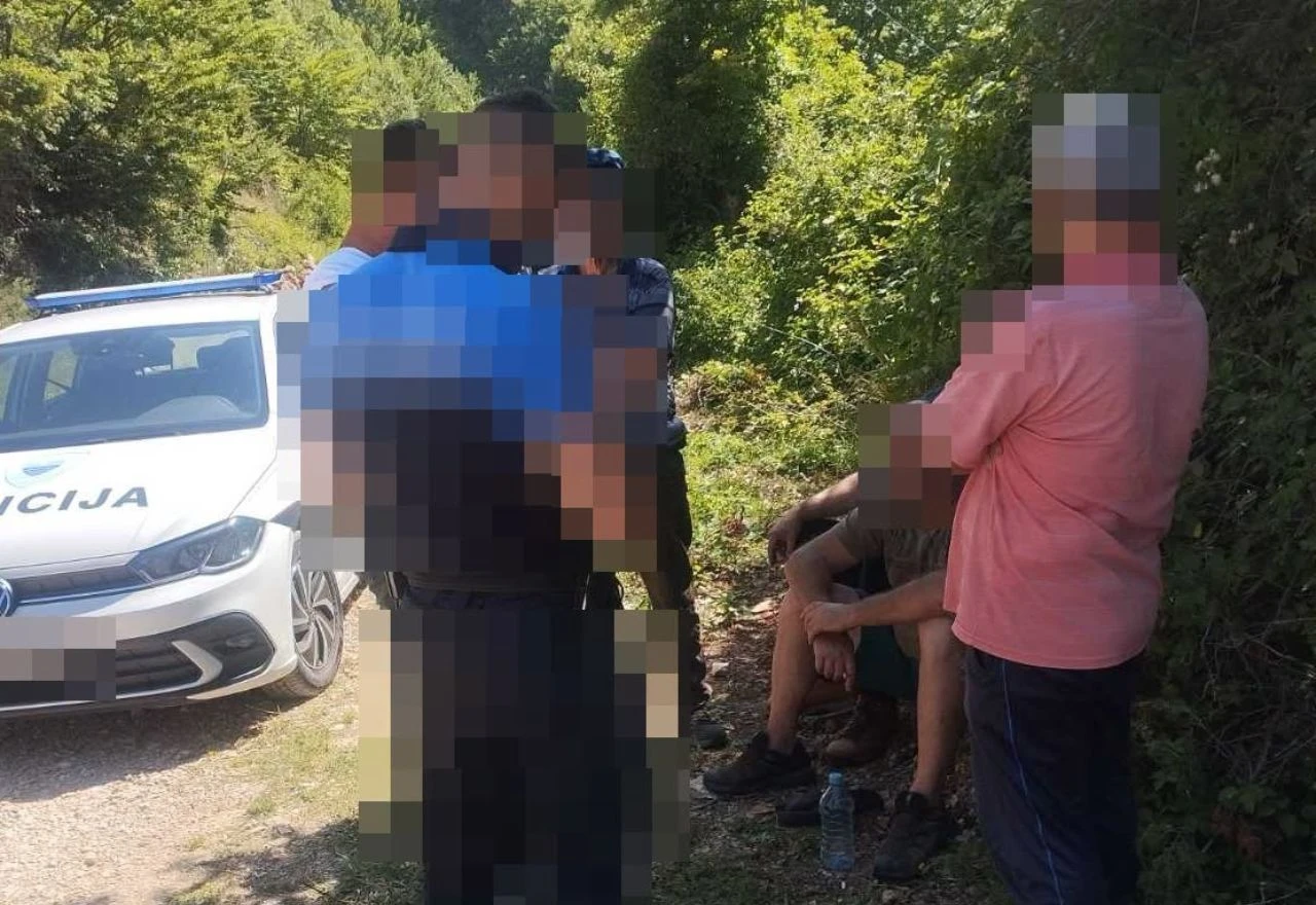 Drugi dan blokade u Krušćici: Mještani ne daju izvore pitke vode