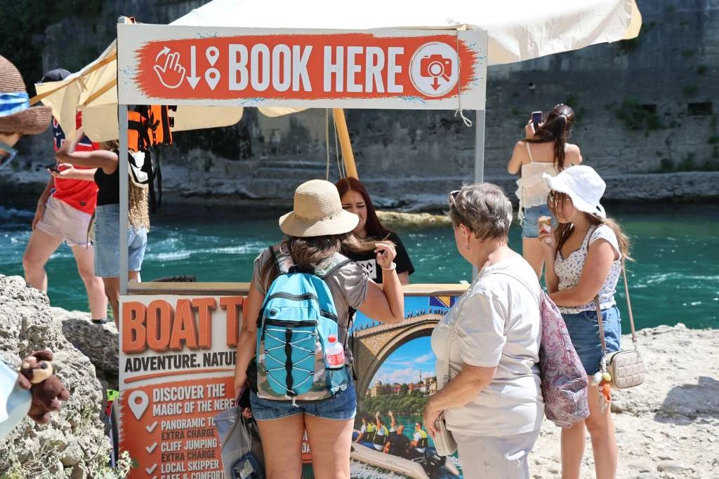 Turistima u Mostaru ne smeta vrućina