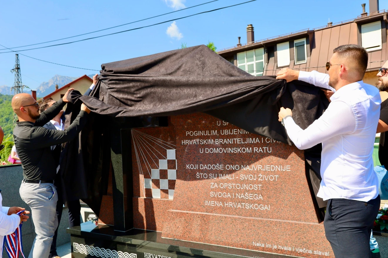 FOTO | U Konjicu otkriven spomenik poginulim i nestalim pripadnicima HVO-a i HV-a