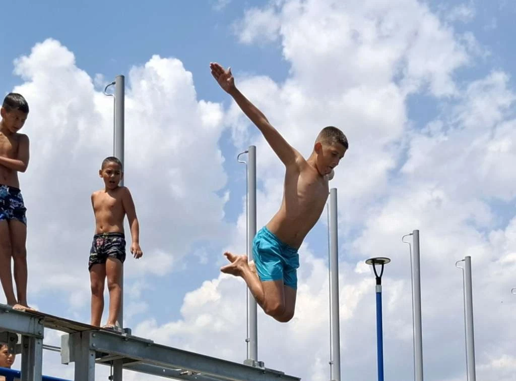 Mostarci spas od vrućine potražili na kupalištima