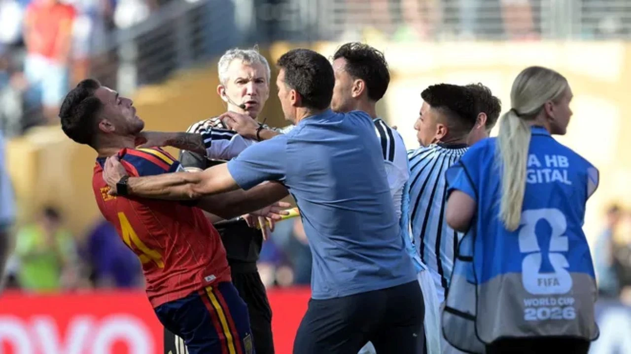 Argentinci nisu izdržali, Paredes krenuo u tučnjavu