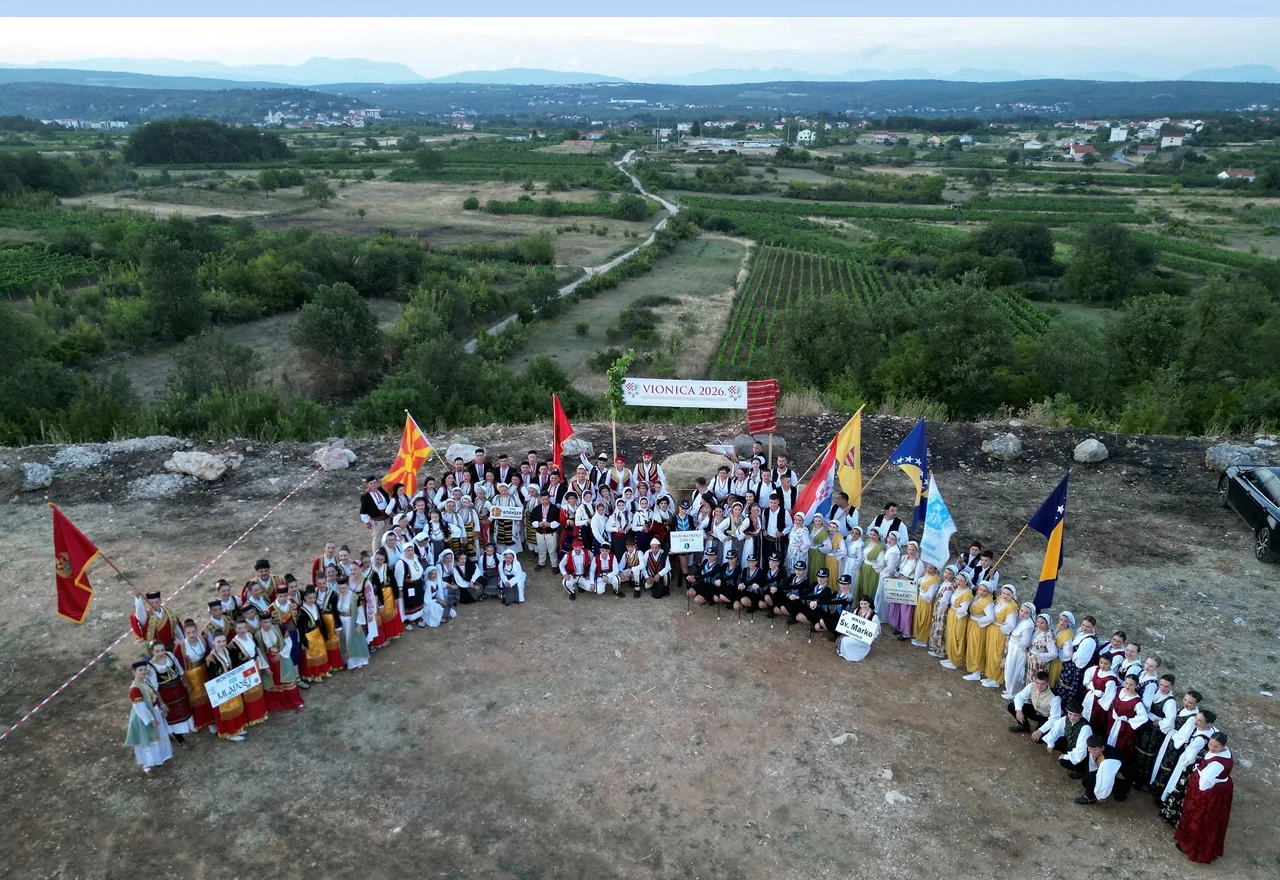 Buhač dirnuta umijećima mladih folkloraša