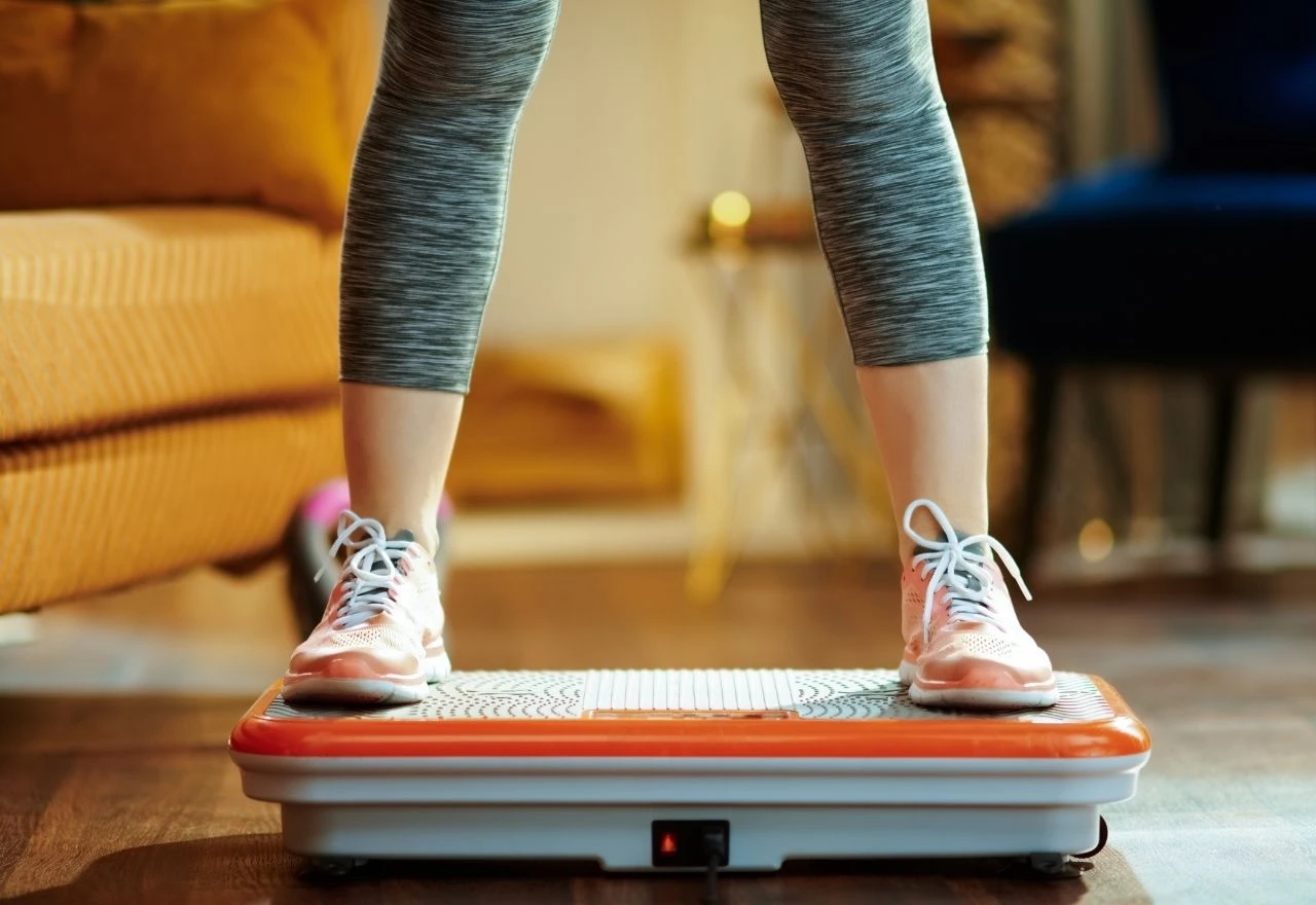 Svi pričaju o vibracijskim pločama: Pomažu li stvarno ili je riječ o još jednom fitness trendu?