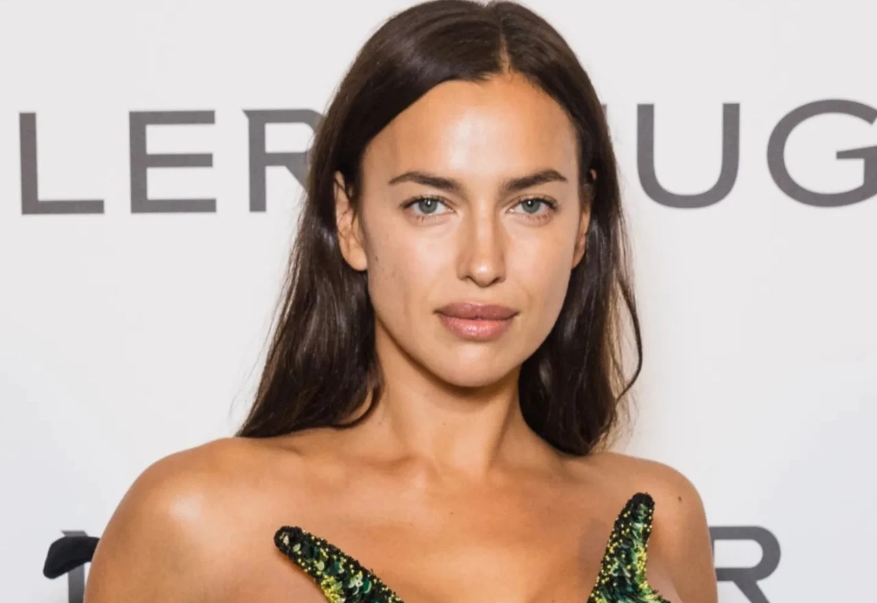 Irina Shayk pozirala u kadi punoj ružinih latica: "Ljeto bez ikakvih obaveza"
