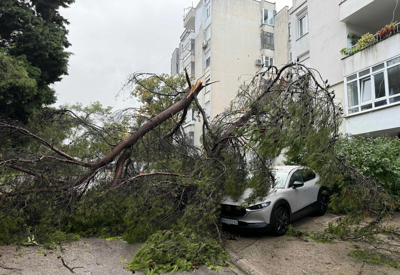 Meteorolozi upozoravaju: Mogući bow-echo i orkanski udari vjetra nad dijelom Hercegovine