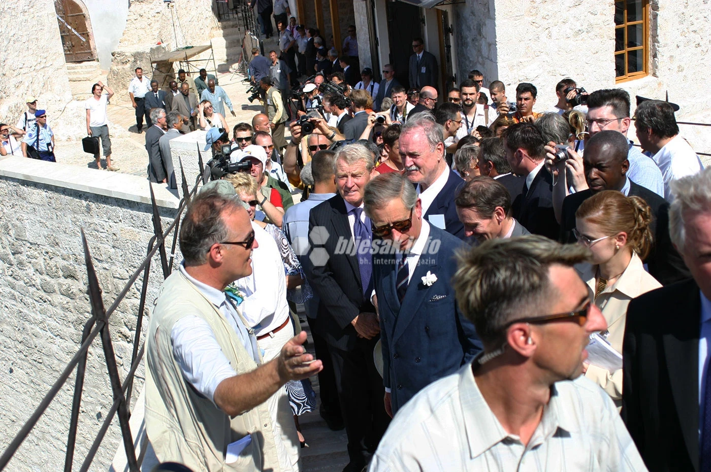 Tadašnji princ Charles u Mostaru na Starom mostu