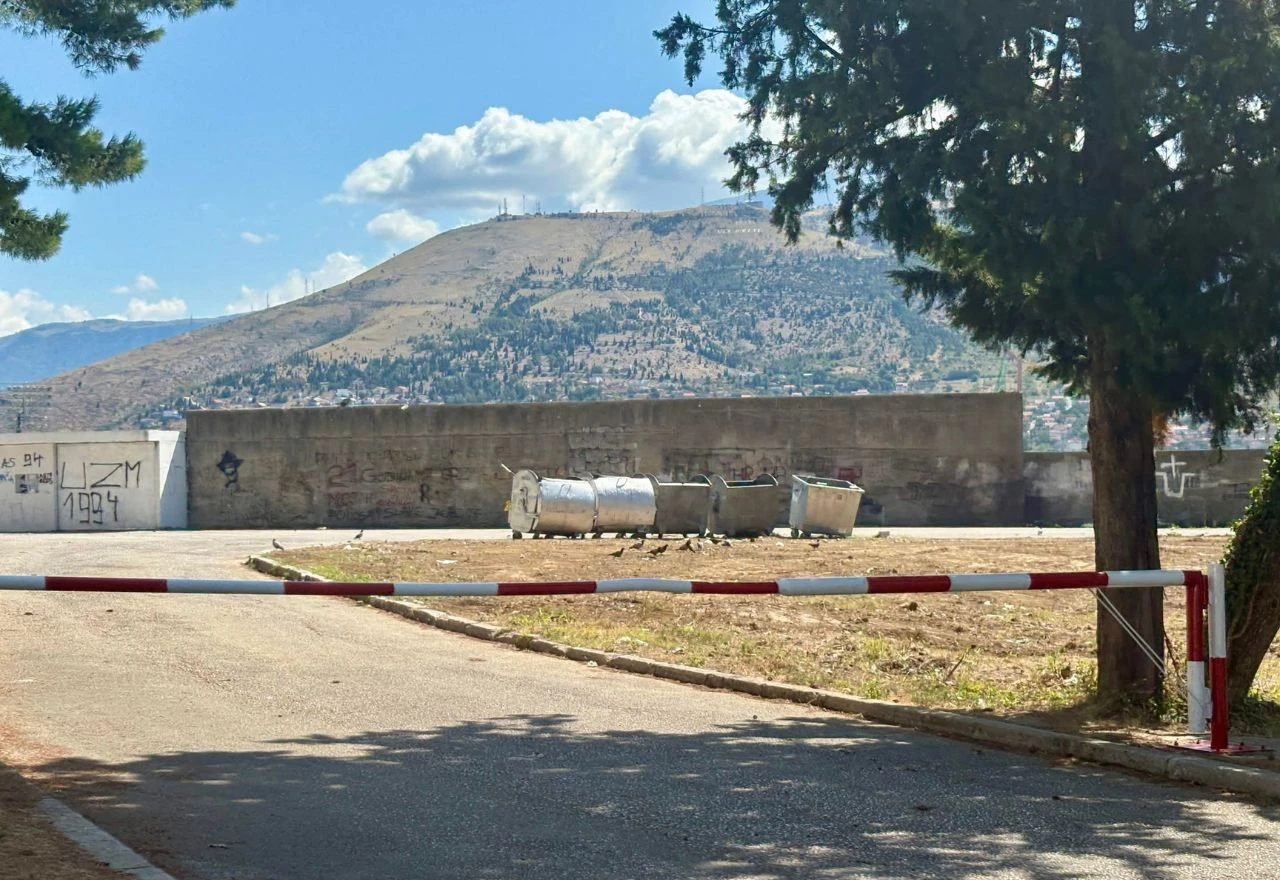 FOTO | Kraj mini deponije na Bijelom Brijegu: Rampa napokon vraćena