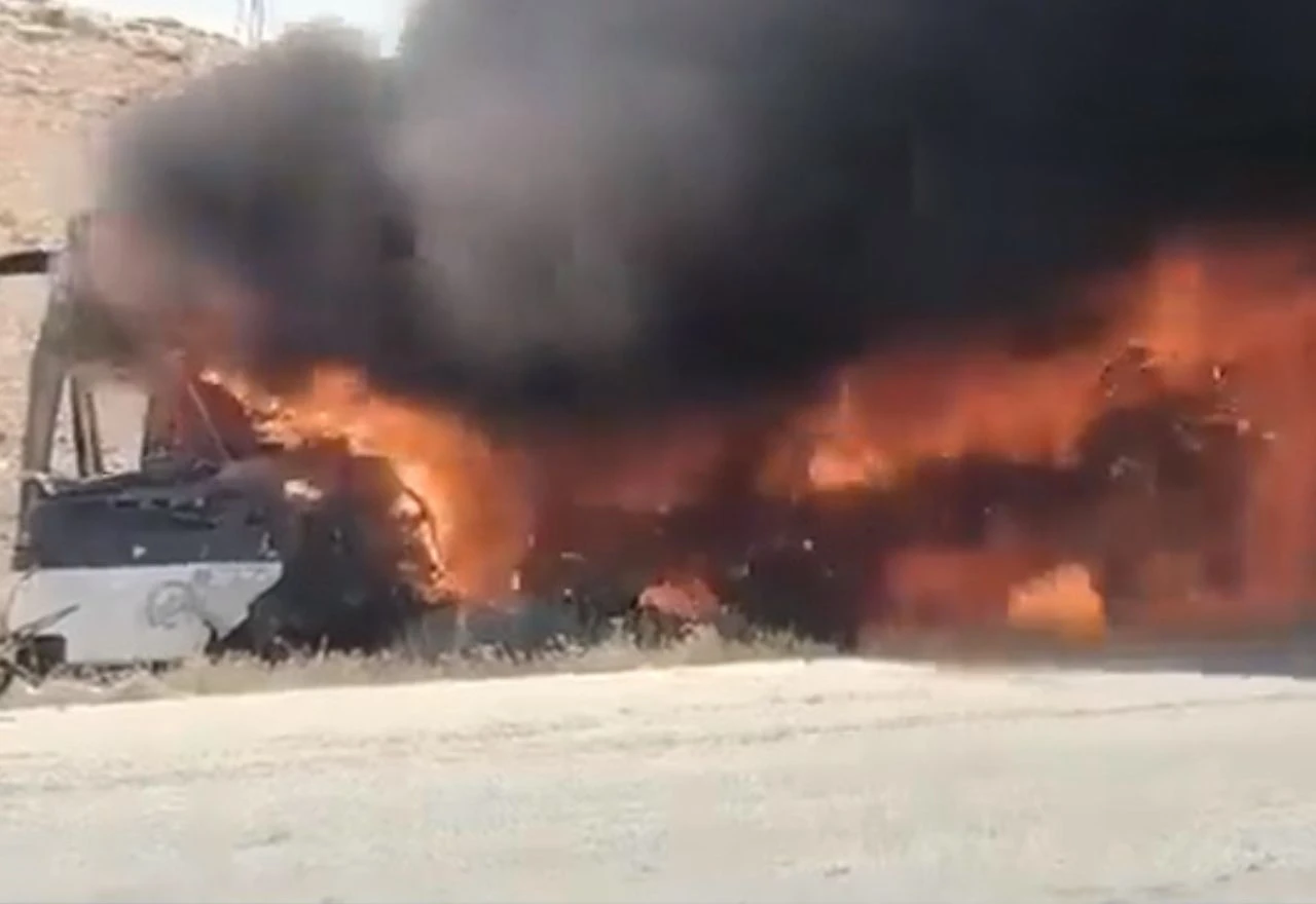 35 ljudi poginulo u sudaru dvaju autobusa