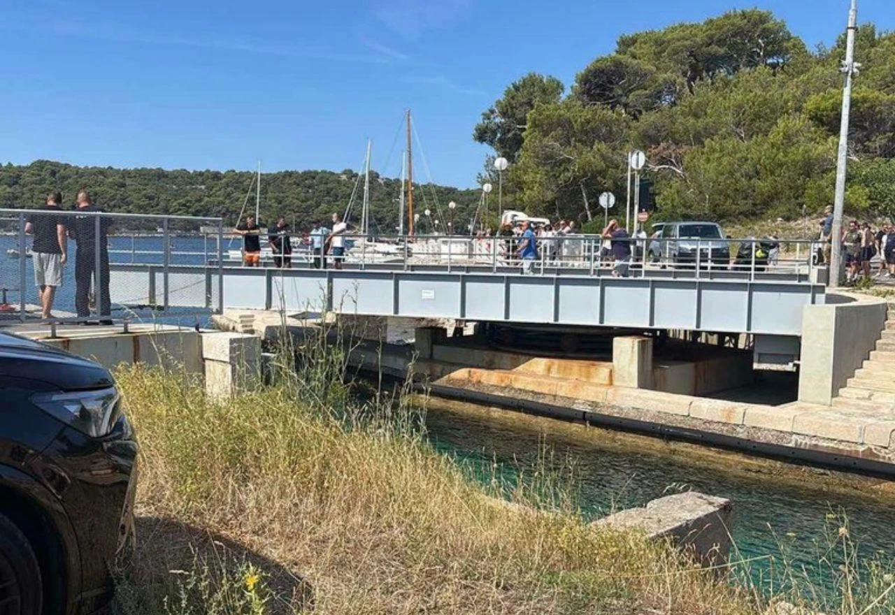 Dio otoka odsječen: U Hrvatskoj se zaglavio most vrijedan gotovo milijun eura