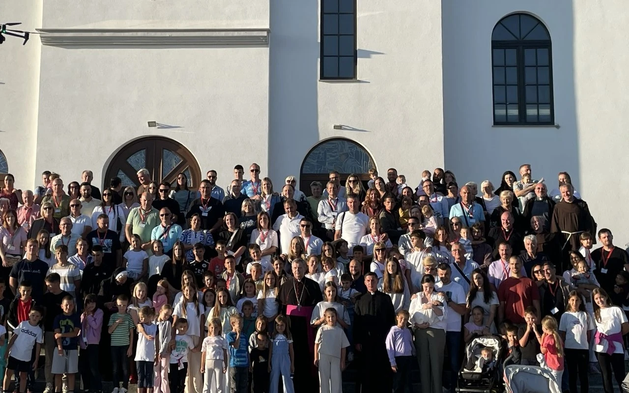 Biskup Palić: "Budućnost Crkve uvijek počinje u obitelji"