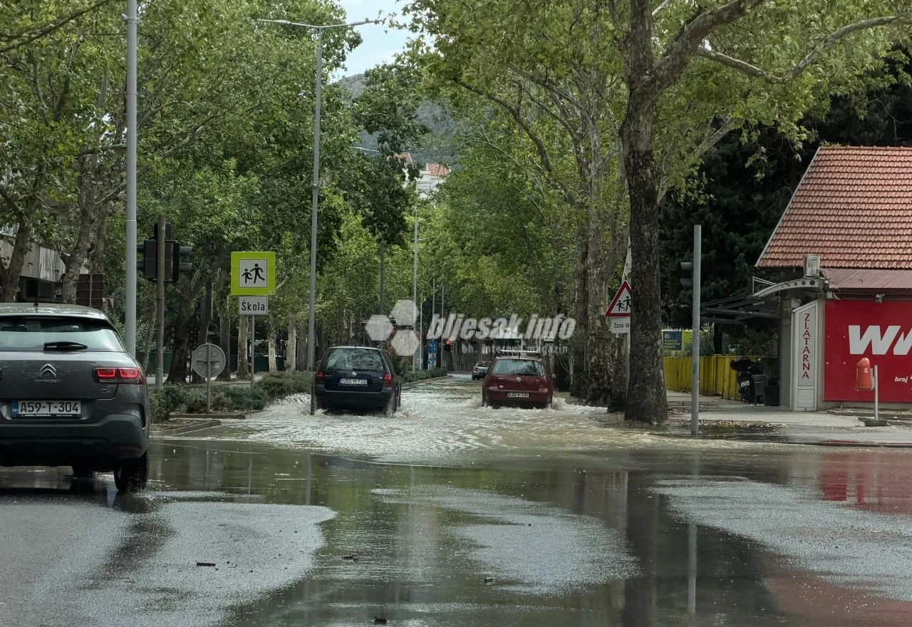 Voda na ulici