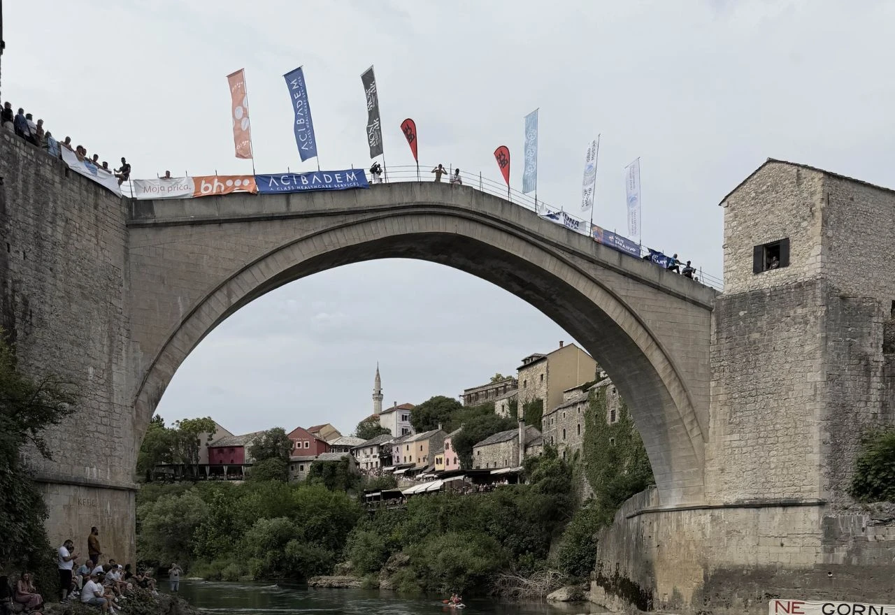 FOTO | Otvoreni tradicionalni skokovi sa Starog mosta