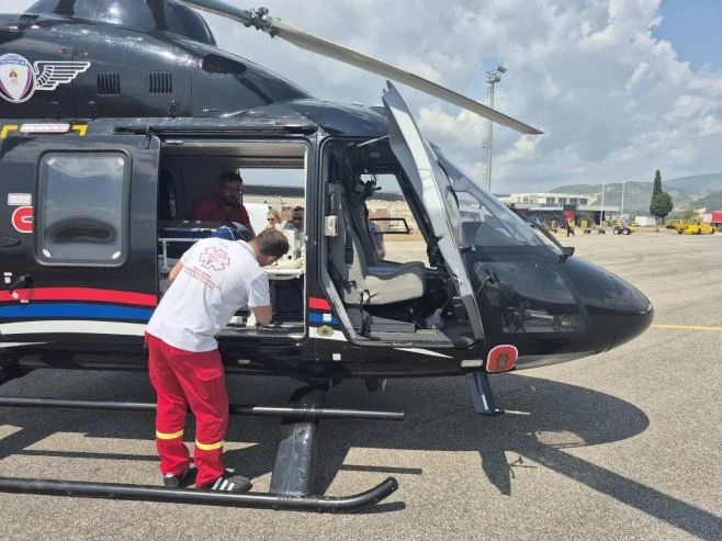 Novorođenče helikopterom iz Mostara prevezeno na liječenje u Beograd