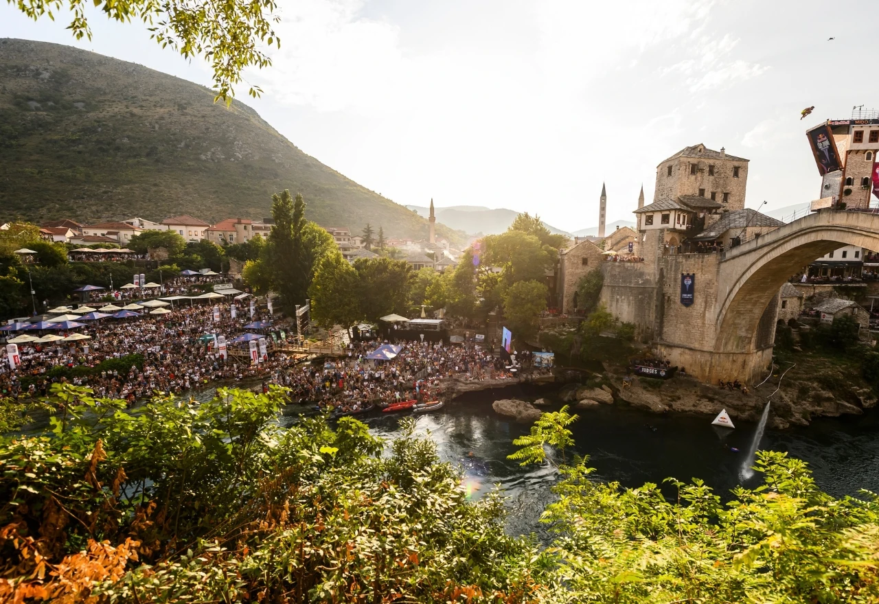 Deset godina Red Bull Cliff Divinga u Mostaru