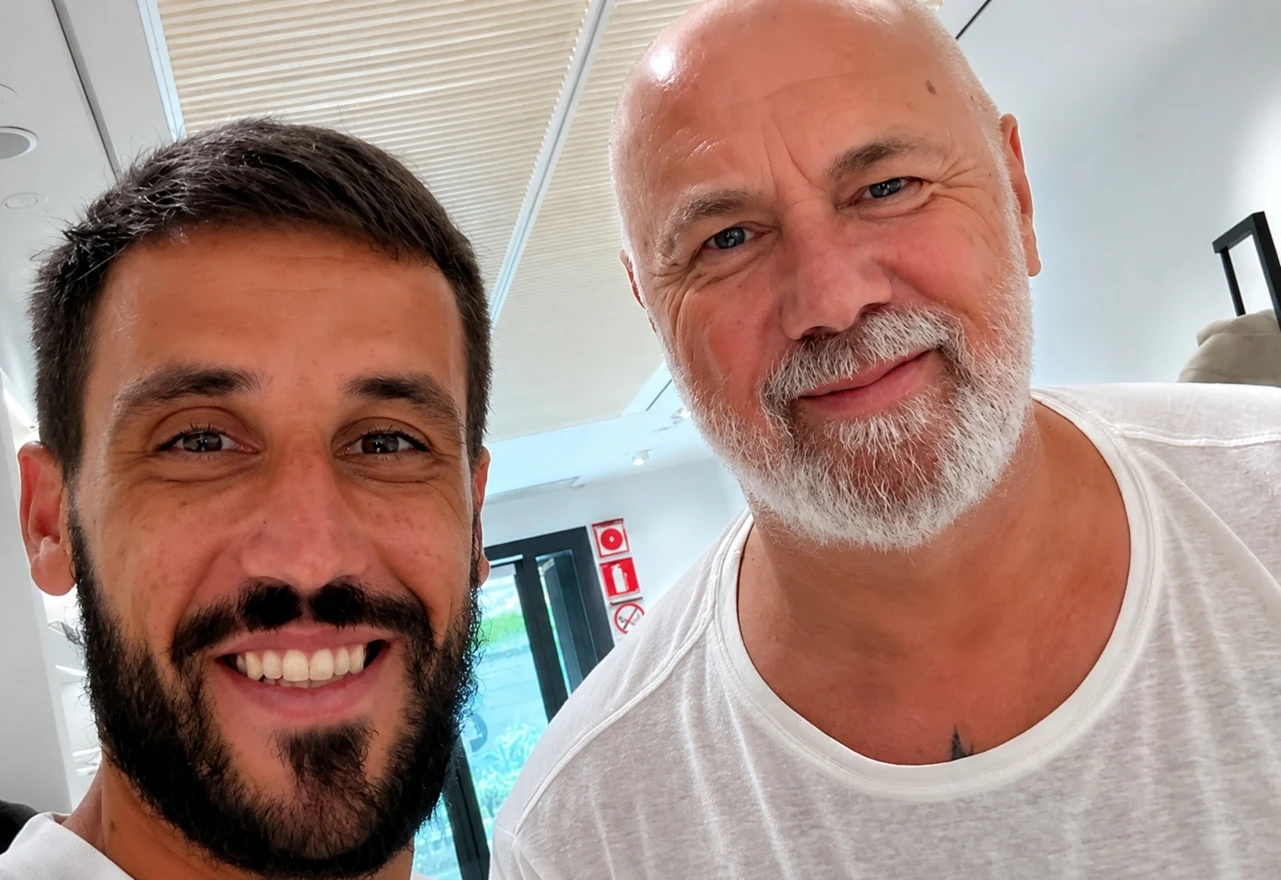 Neočekivan susret na Ibizi: Džumhur pozirao s Barbarezom