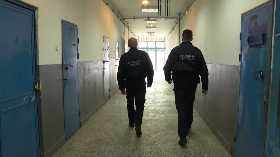 Otac iz BiH uhićen zbog zlostavljanja maloljetnog sina, prijavila ga supruga