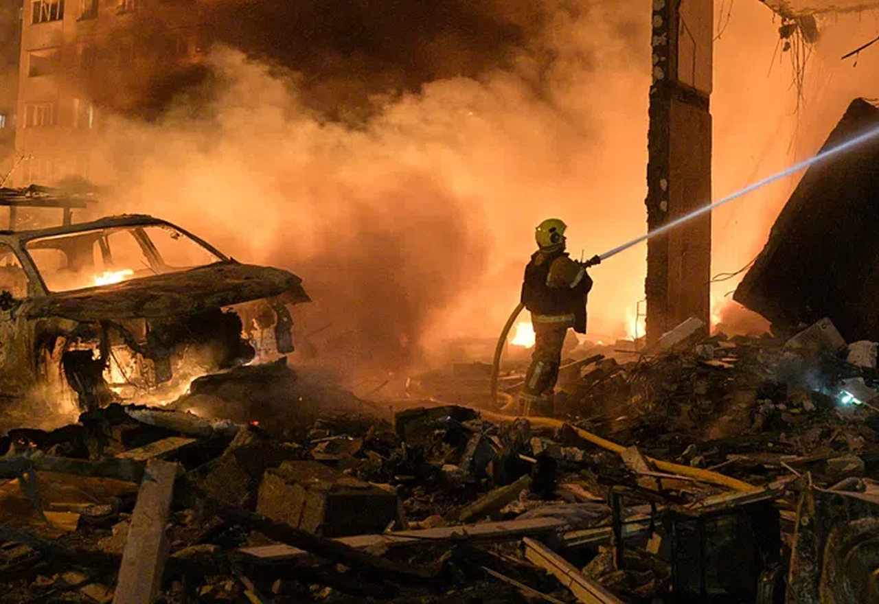 Najmanje 13 osoba poginulo u ruskim zračnim napadima u Ukrajini