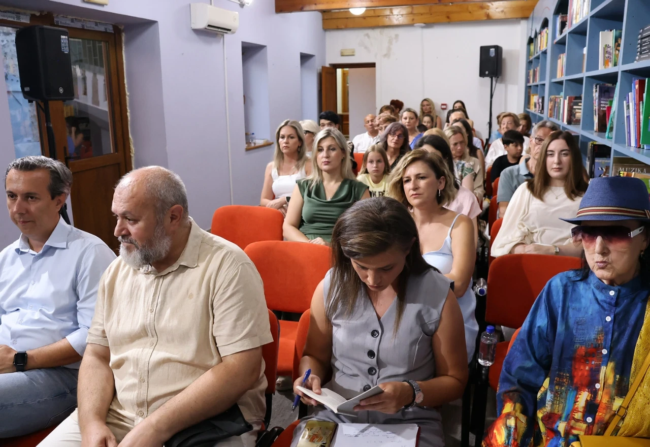 Aida Džiho Šator predstavila poeziju nadahnutu djetinjstvom