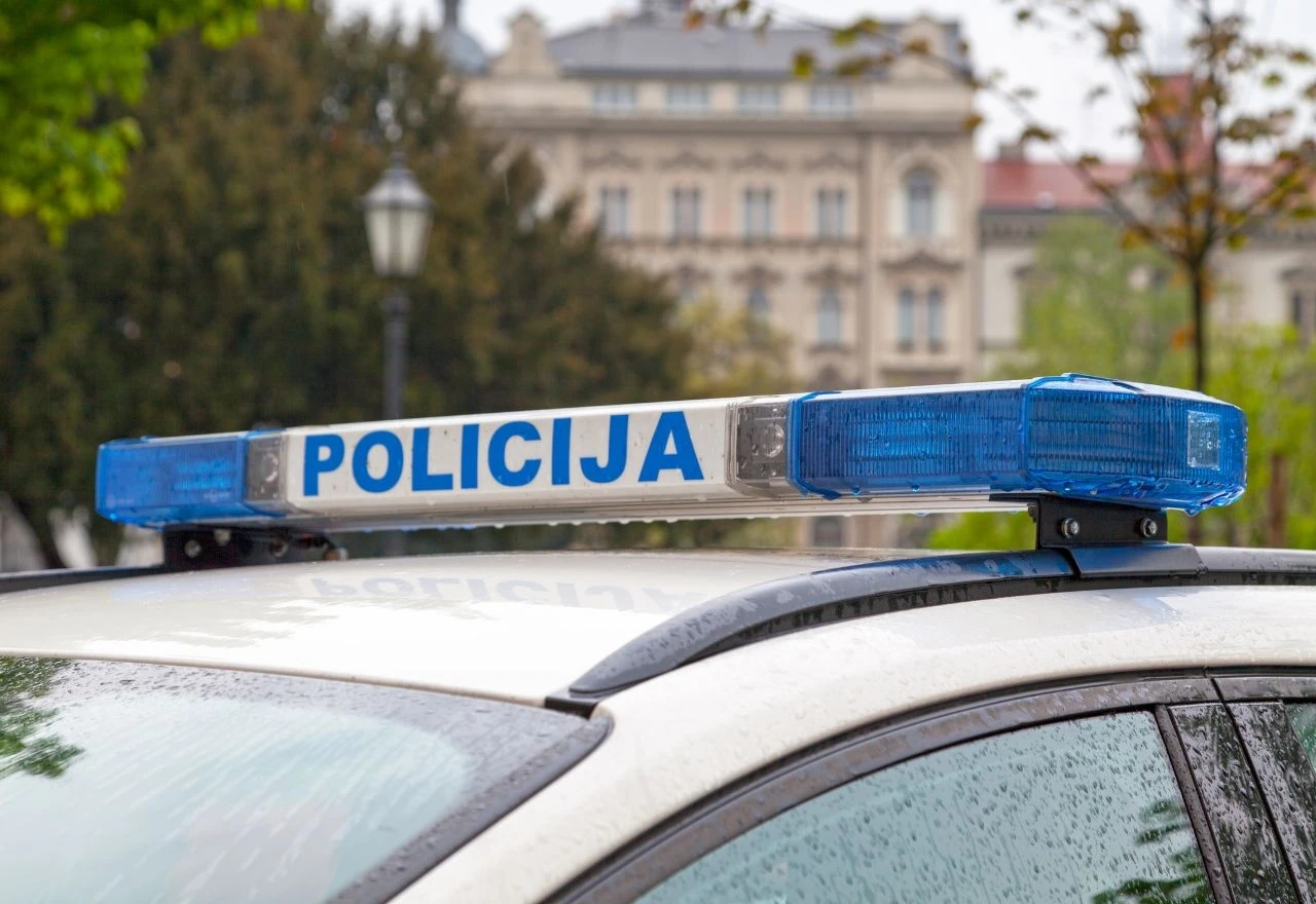 U požaru kuće poginuli otac i dvoje djece