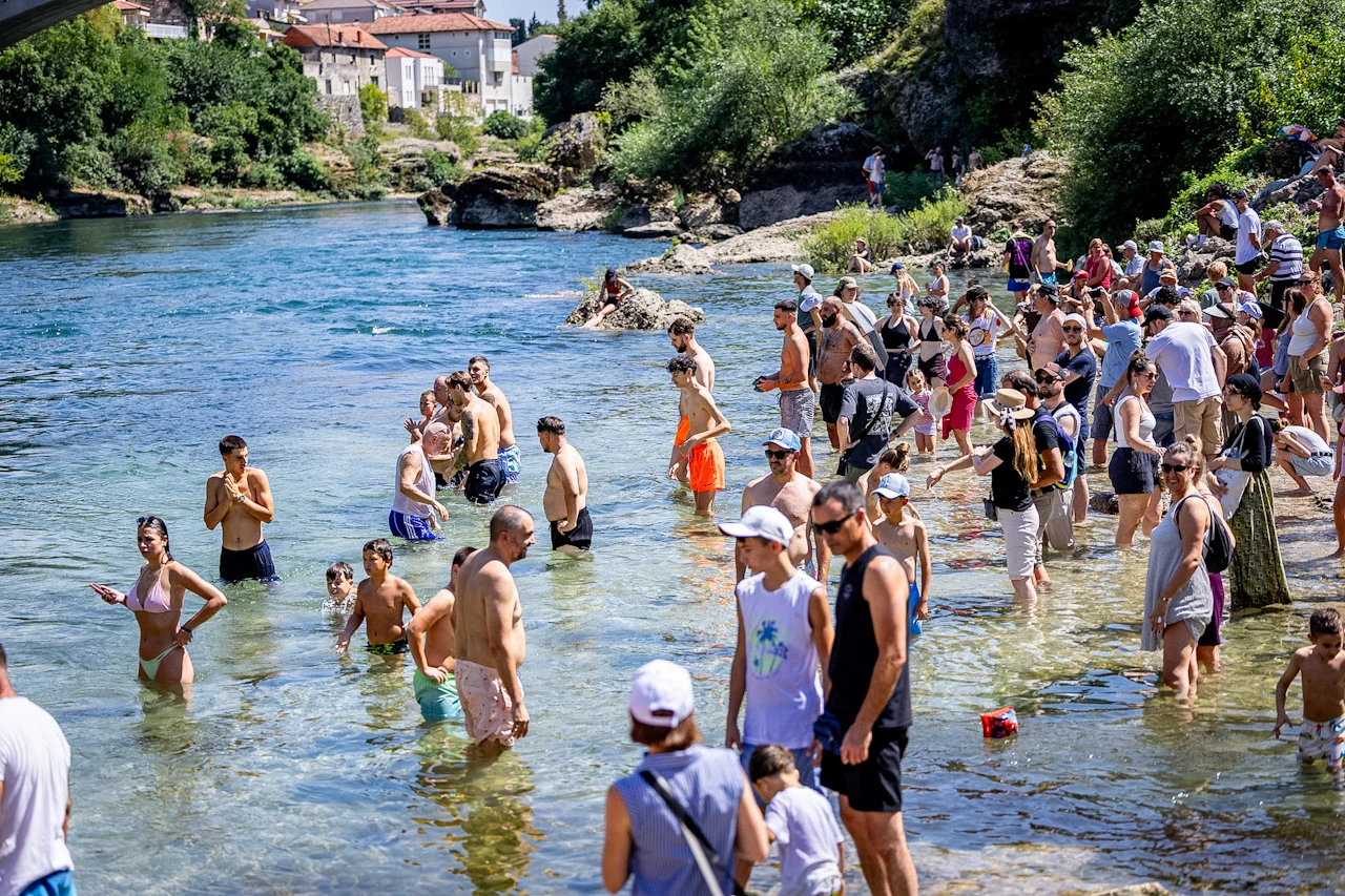 FOTO | Pogledajte kako izgleda bijeg od mostarske žege