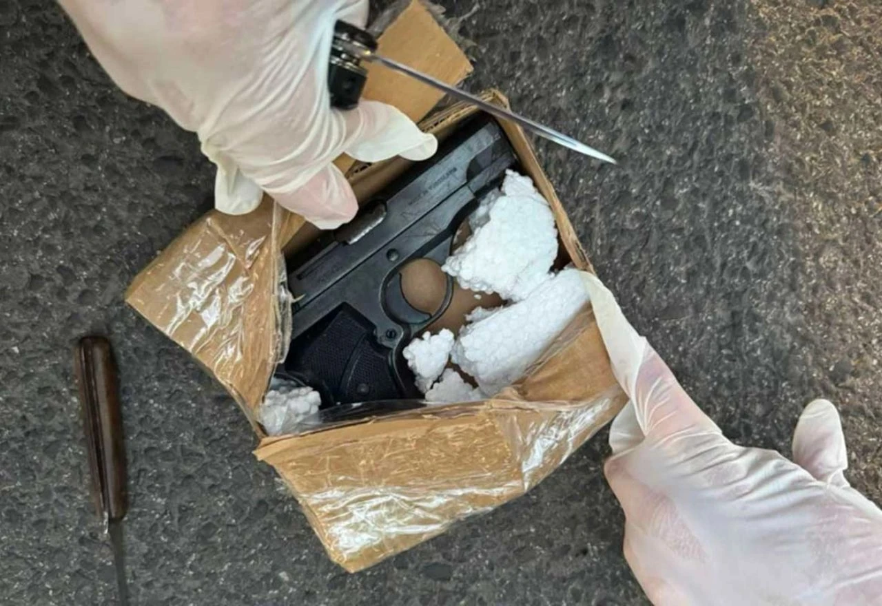 Pokušao dronom unijeti pištolj u zatvor, policija ga uhitila u taksiju