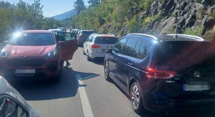 Dubrovniku prijeti totalna blokada: Na granici se čeka 10 sati, u općinu s 8.600 stanovnika došlo 10.000 vozila