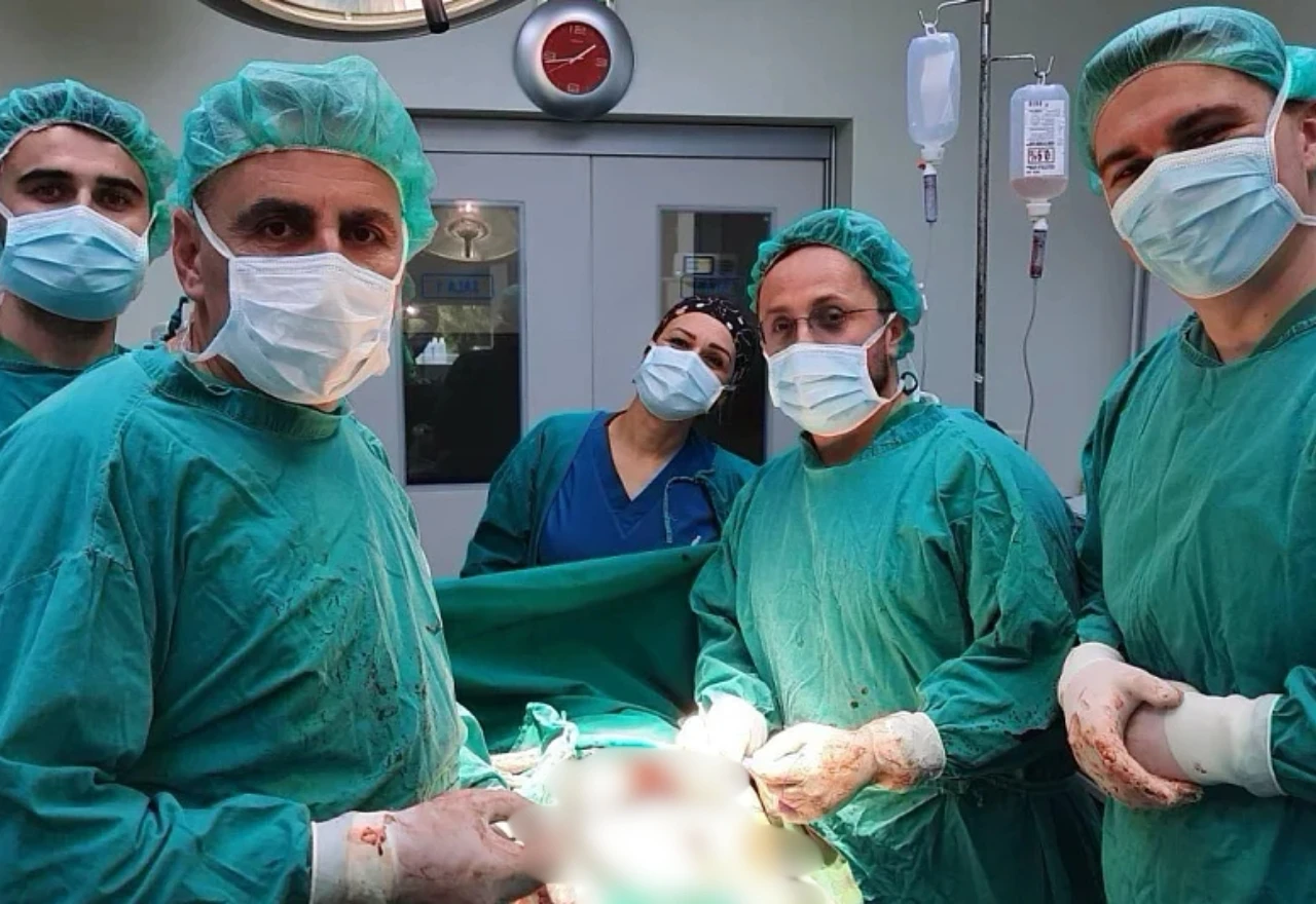 Podvig liječnika bh. bolnice: Uklonili tumor od 20 centimetara i sačuvali sve organe