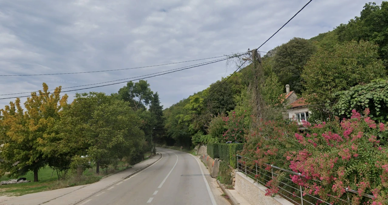 Grude: Tri osobe ozlijeđene u sudaru s kamionom