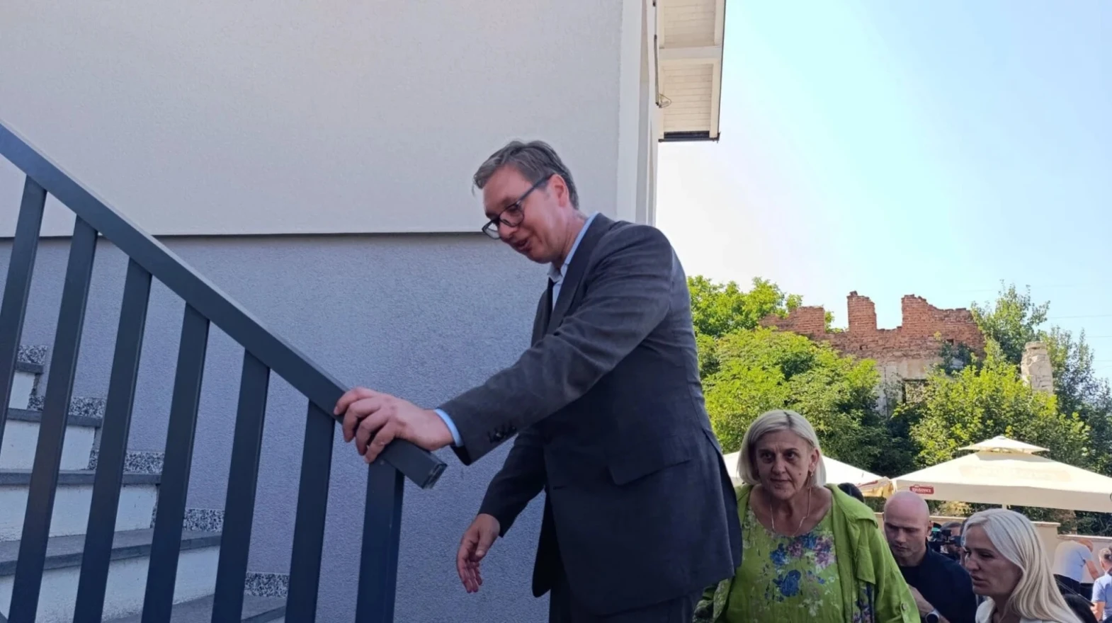 Vučić odgovorio Helezu: "Došao sam vam na noge, zašto me niste uhitili?"