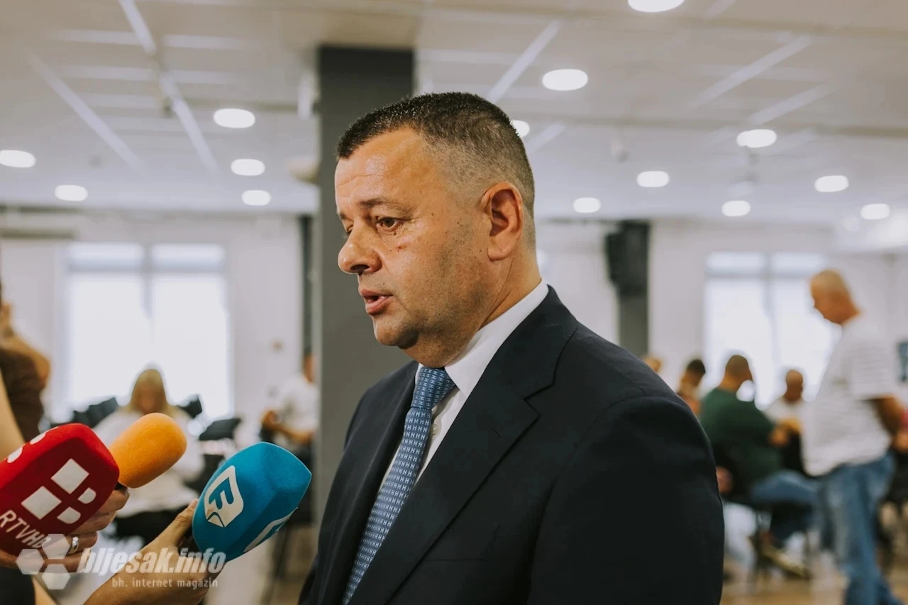 Hurtić traži ispriku: "Kordiću, recite mi, da uđem sprijeda ili sazada?"