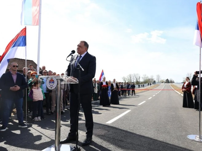 Dodik kažnjen zbog rane kampanje i zloupotrebe djece