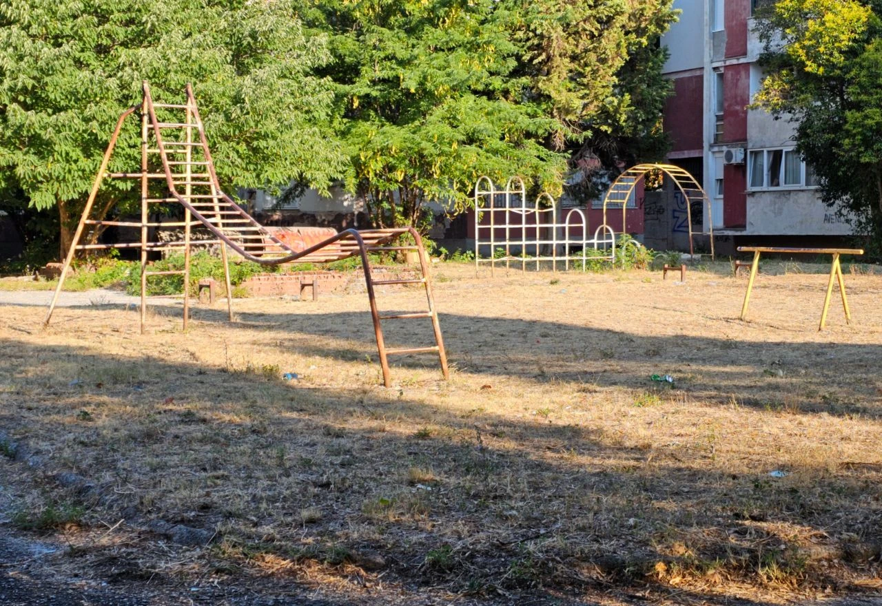 Mostarcu je dosta da se djeca igraju na parkiralištima i prometnicama: Traži obnovu zapuštenog parka