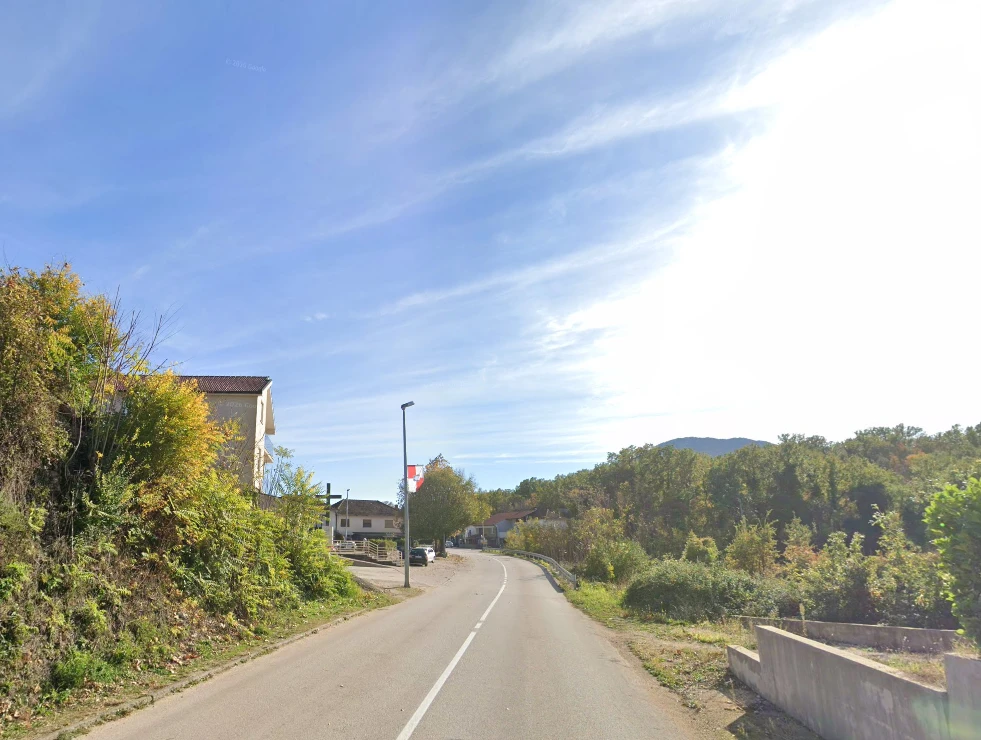 Dvije osobe ozlijeđene u prometnoj nesreći u Tihaljini