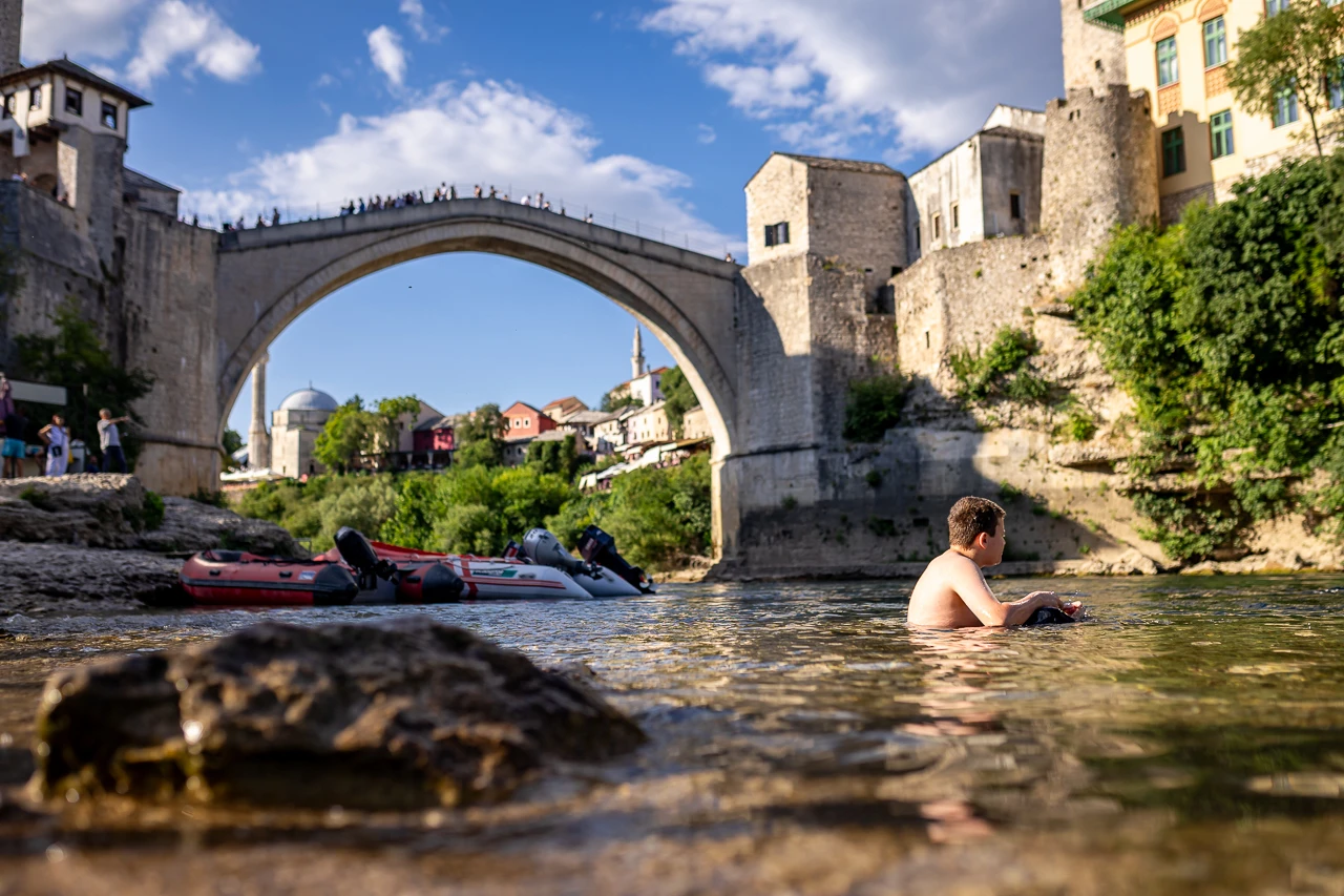 Bosna se nada osvježenju, Hercegovina i dalje broji zvizdane