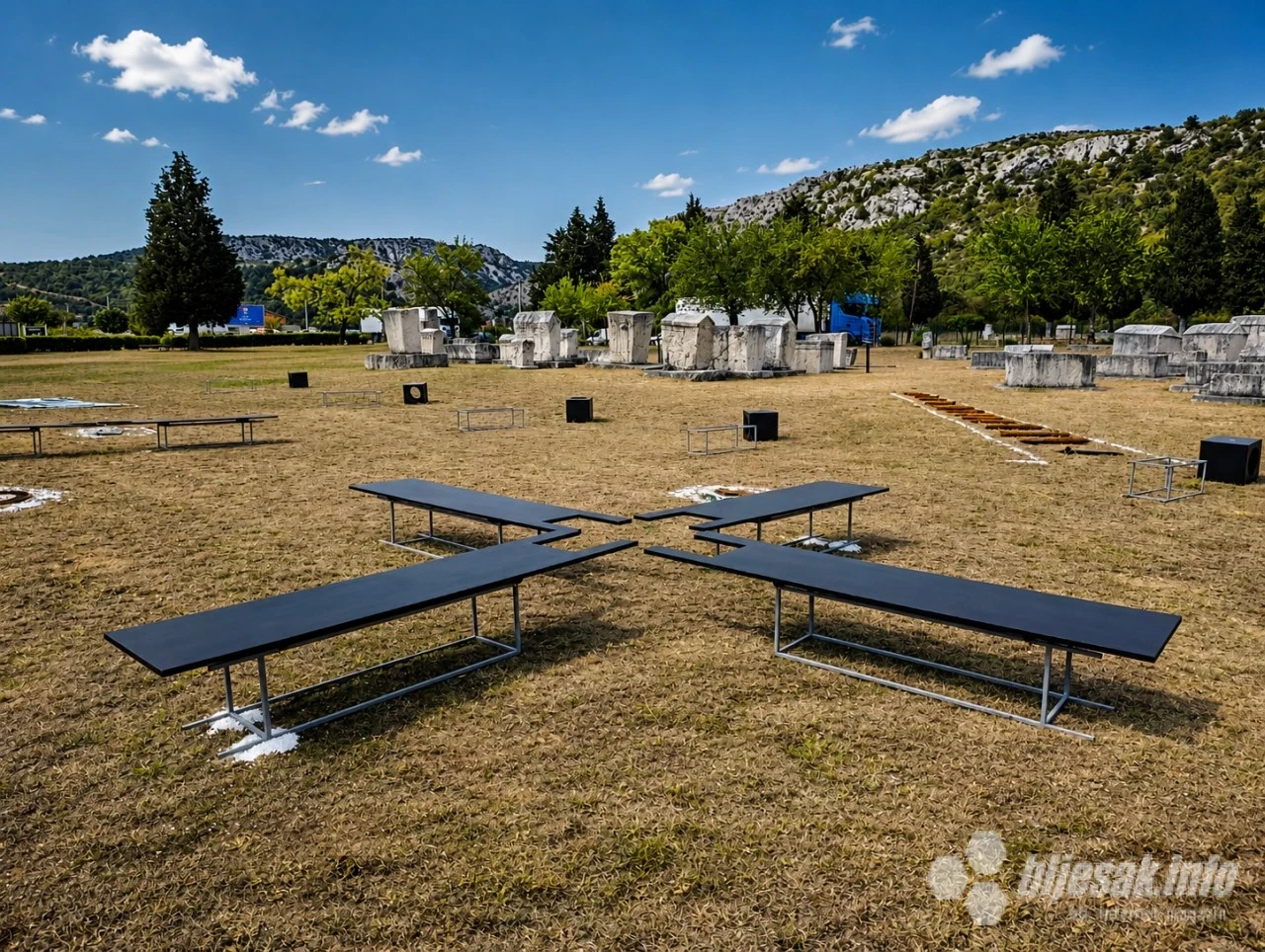Pogledajte galeriju fotografija s izložbe Arlete Ćehić, otvorene u sklopu festivala Slovo Gorčina u Stocu