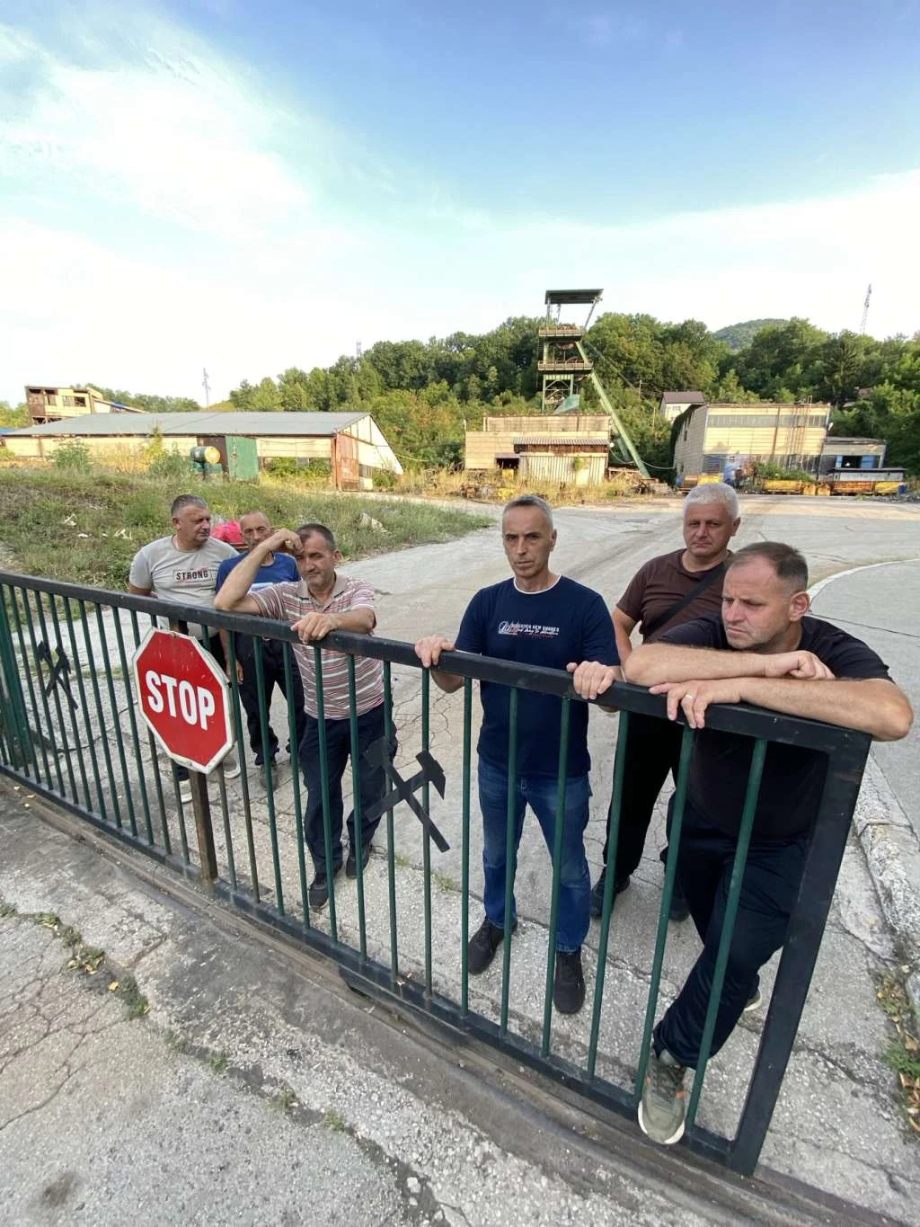 Devet zeničkih rudara petu noć ostaje u jami, priključit će im se i sindikalci