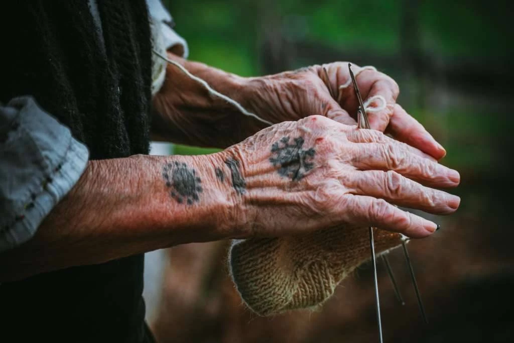 "Sicanje": Priče o ženama koje na vlastitoj koži nose identitet i tradiciju