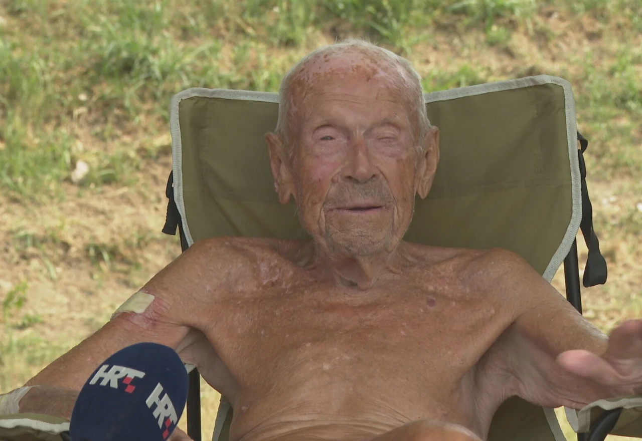 Ima 92 godine i već 60 ljeta svaki dan dolazi na istu plažu