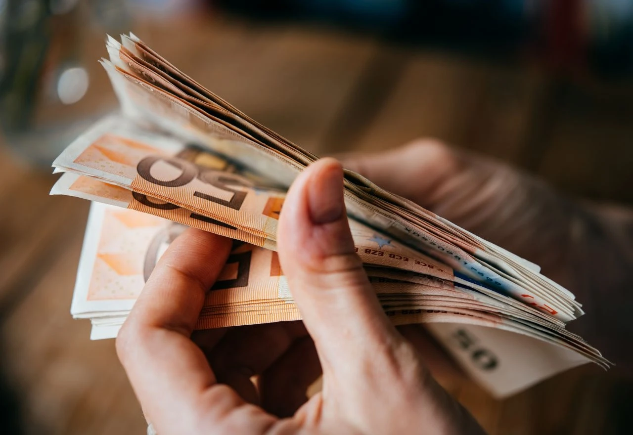 Poznata europska banka objavila koja je najmanja svota novca koju trebate imati kod kuće